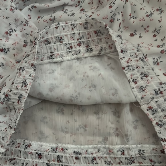 👚3/$20👚 Abercrombie & Fitch Off-the-Shoulder Crinkle Chiffon Floral Blouse - Picture 4 of 7